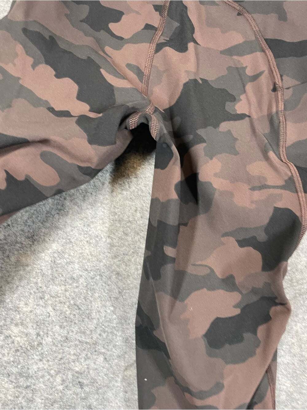 Lululemon Camo Leggings Brown Black Reflective Hem High Rise Yoga Pants Size 4 - Picture 11 of 15